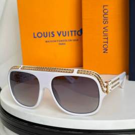 Picture of Louis Vuitton Sunglasses _SKUfw76721216fw